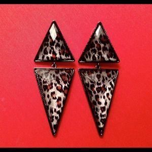 Amazing leopard earring