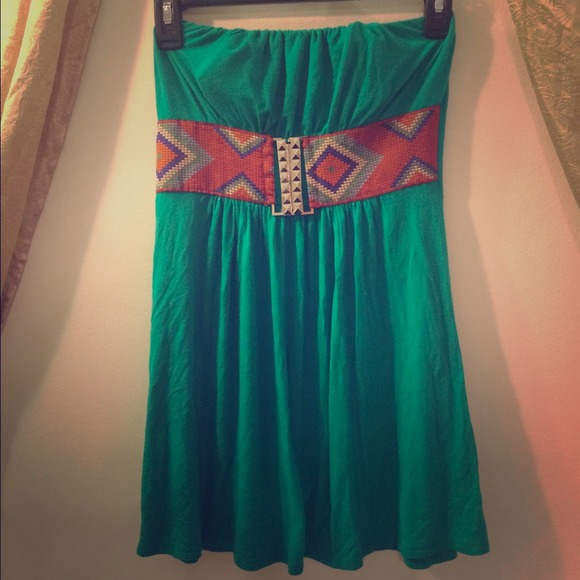 Green strapless dress