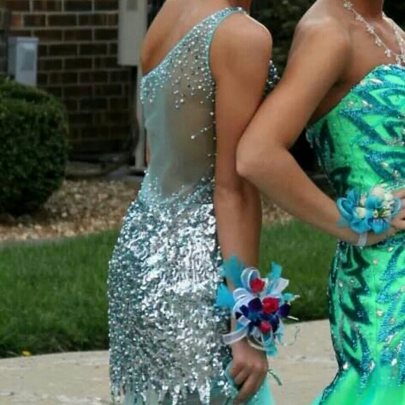 MacDuggal Sparkly Prom dress - Picture 3 of 4