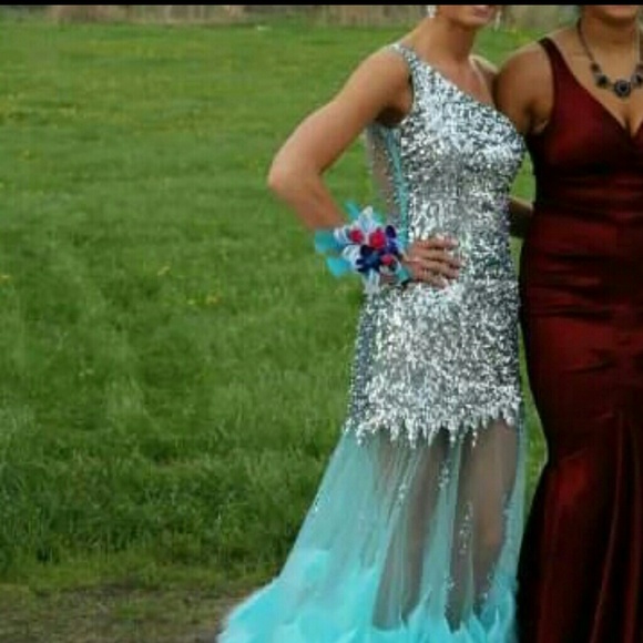 MacDuggal Sparkly Prom dress - Picture 4 of 4