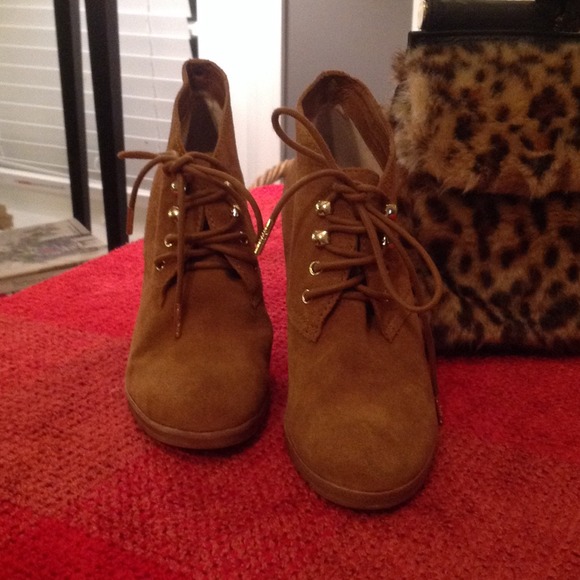 Michael Kors booties 4" heel. Size 8.5