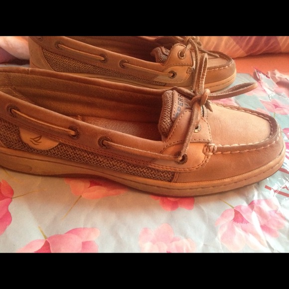 Sperry topsider boat shoes. great condition.
