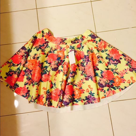 Nasty Gal High Waisted Scuba Skater Skirt 🌸💐🌹🌺