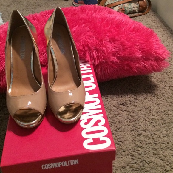 Cosmopolitan pumps