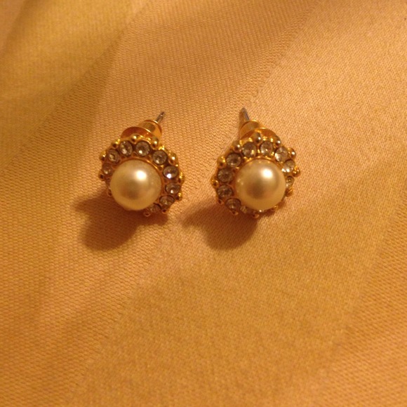 Pearl earrings