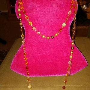 Long neclace. (Premier Design)