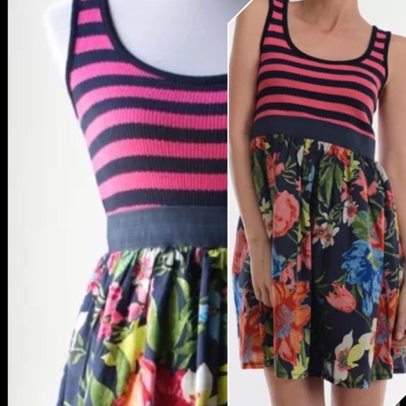 🌺HP 11/28🌺WHIMSICAL DESIGN FROM ANTHROPOLOGIE! - Picture 2 of 3