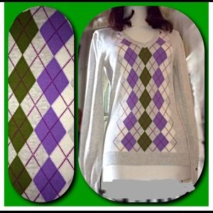 SOLD!!  HILFIGER V-NECK ARGYLE SWEATER SIZE XS