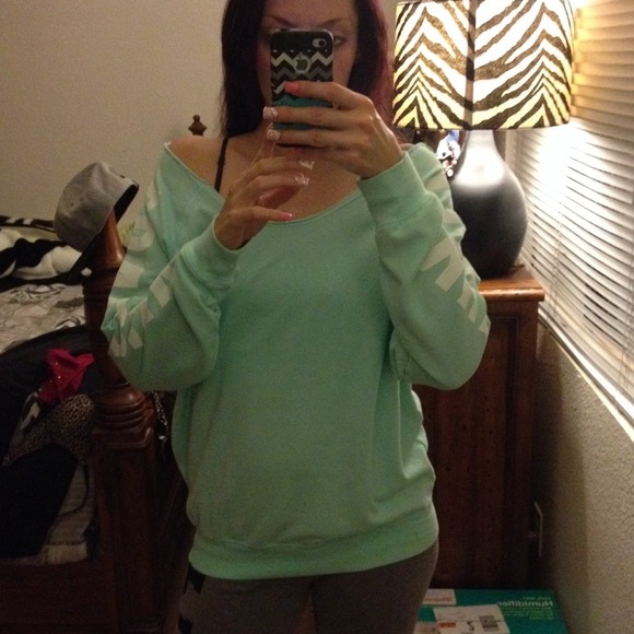 Mint crew neck vs sweater - Picture 2 of 3