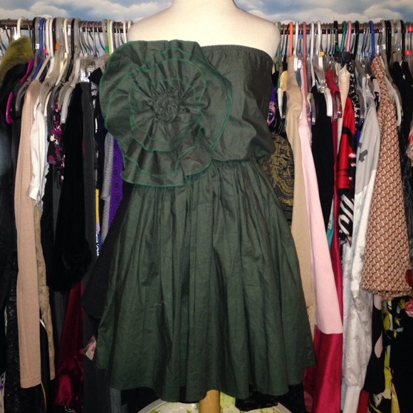 NWT Australian custom boutique small flower dress - Picture 2 of 4