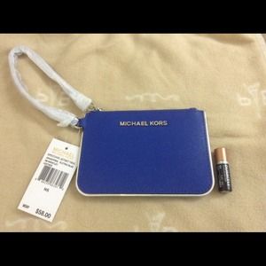 AUTHENTIC MICHAEL KORS BLUE WRISTLET