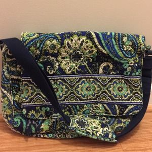 Vera Bradley messenger bag