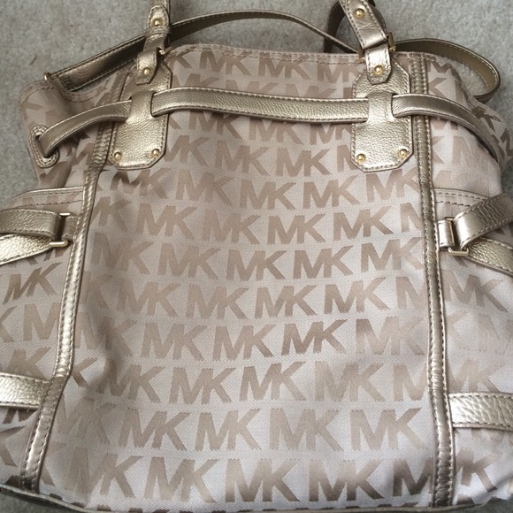 🔴SOLD Michael kors gold metallic tote - Picture 4 of 4