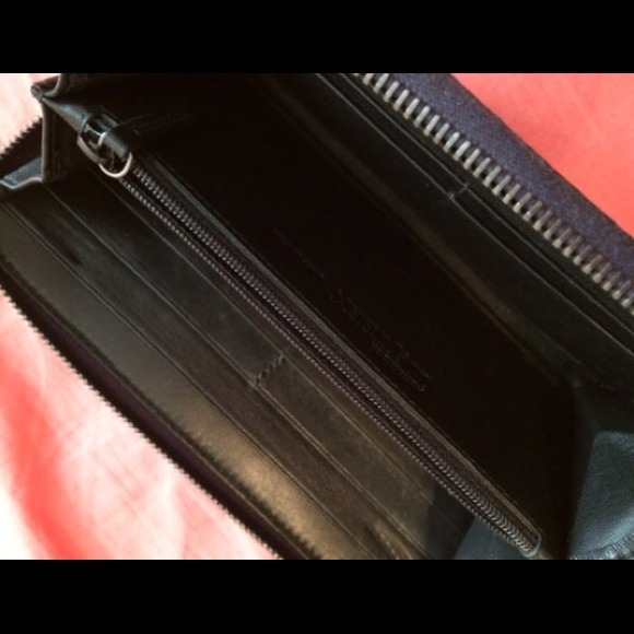 🎉BLACK FRIDAY REDUCED Alexander McQueen wallet - Picture 3 of 4