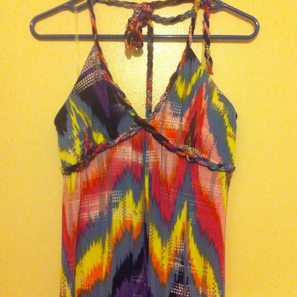 Beautifully colored dress - Picture 2 of 3