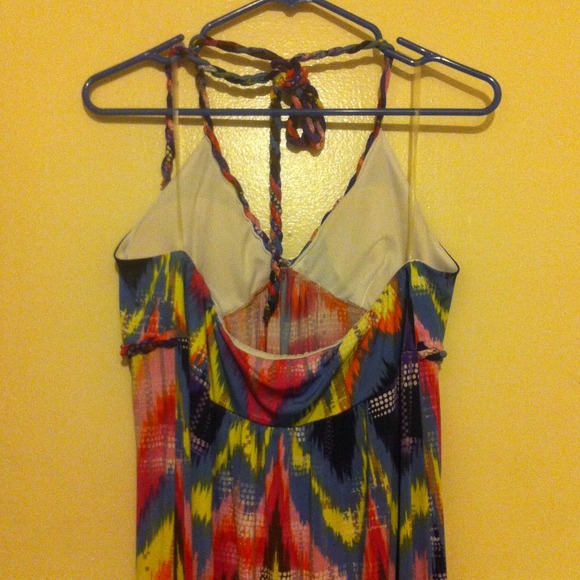 Beautifully colored dress - Picture 3 of 3