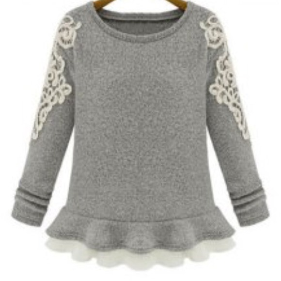 Flouncing design lace pullover knitwear. NWT!