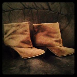 brown Glo boots! Size 8! Gently used. Must sale!