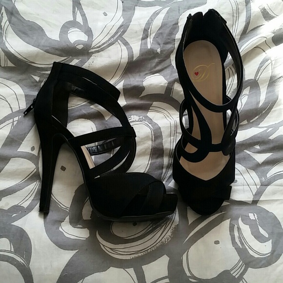 Black platform sandals