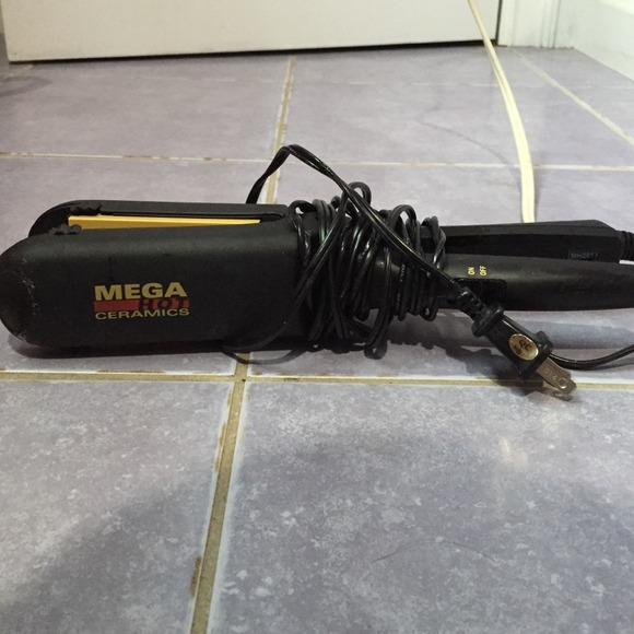 Mega Hot Ceramics Iron - Picture 1 of 3