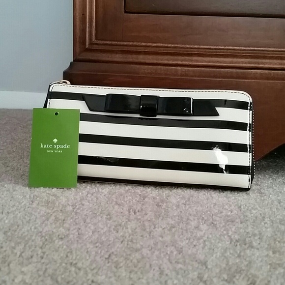 Kate Spade wallet IT'S BACK! FIRM!