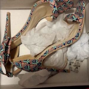 Floral print strappy sandals