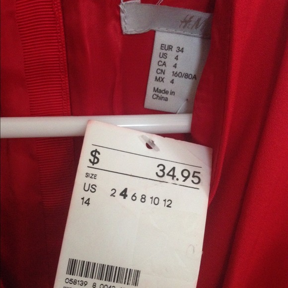 ✖️SOLD✖️ H&M Red Cocktail Dress - Picture 4 of 4