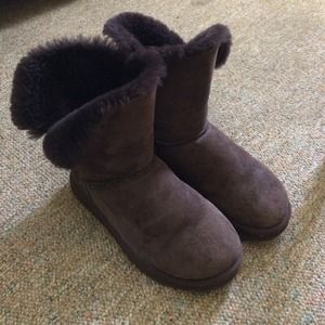 Chocolate brown bailey button uggs