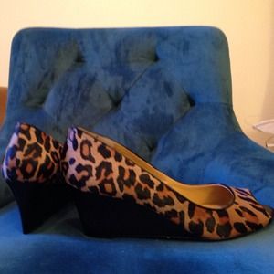 Nine West Peep Toe Wedge Pump Size 12 Animal Print