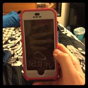 iPhone 5/5s defender otter box case