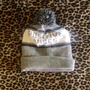 ✨Positive vibes beanie✨