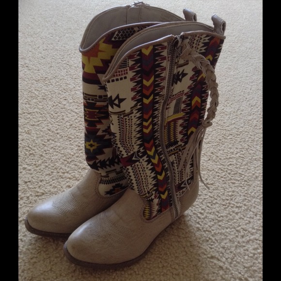 BNWOT! BIG BUDDA south western boots. Very cute!!