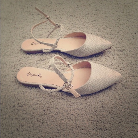 Qupid flats