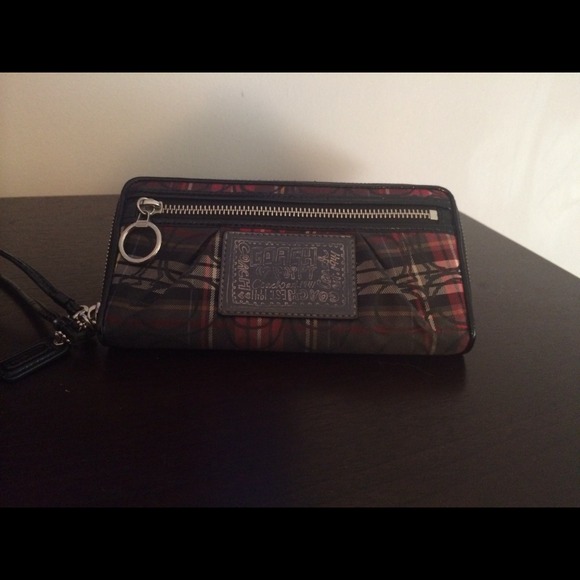 Coach Poppy Wristlet