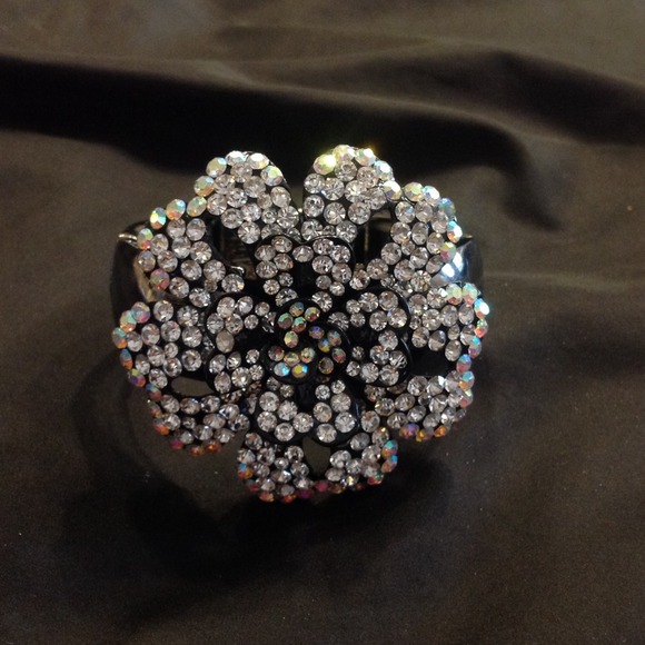 Crystal flower cuff bracelet