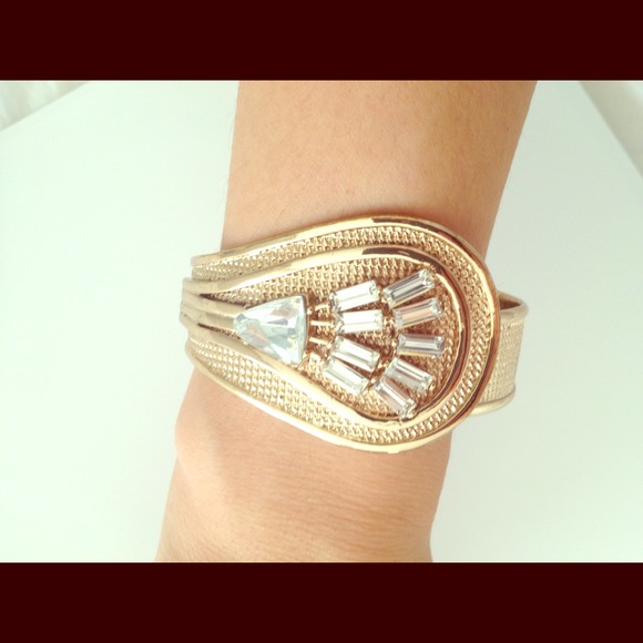 Banana Republic gold crystal bracelet