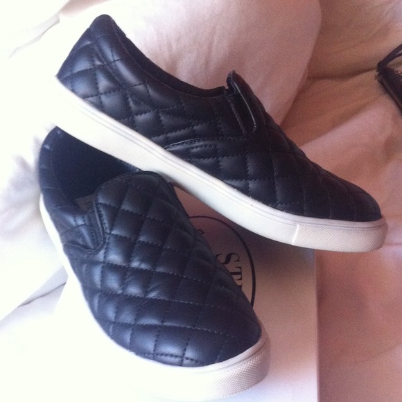 "Eclectic" Steve Madden slip ons