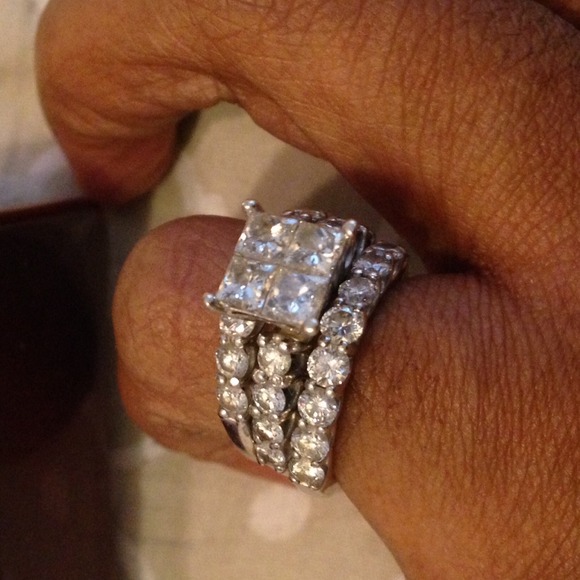 4 carat wedding set...size 6 - Picture 3 of 4