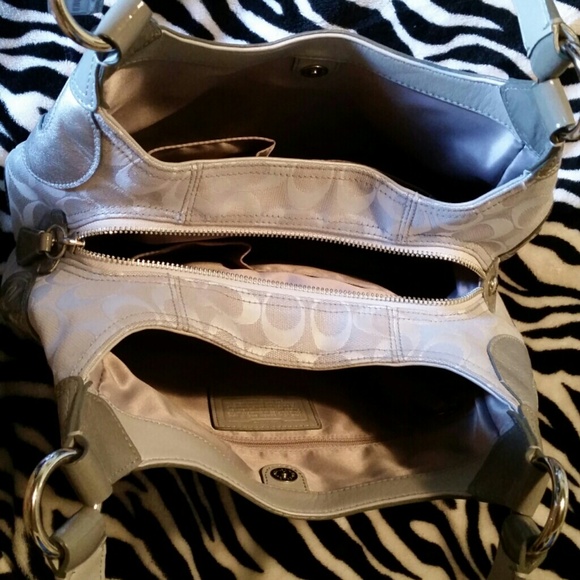 *SOLD* Signature Pieced Patchwork Maggie Hobo - Picture 2 of 4