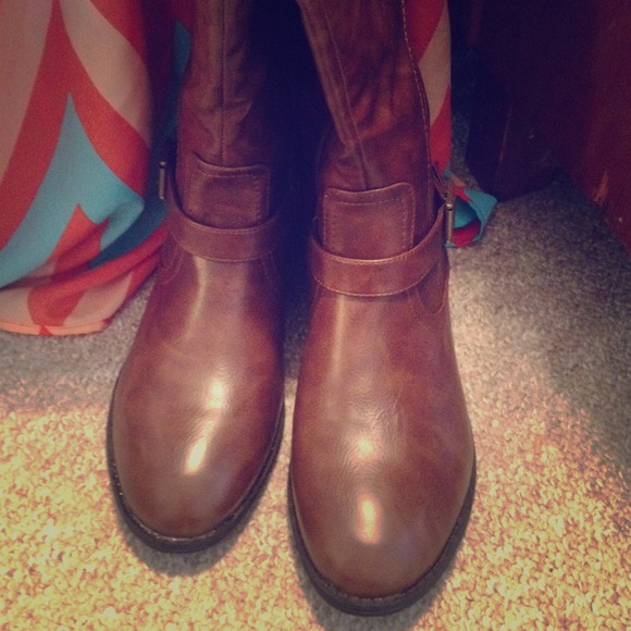 🎄🎅 Brand new boots 🎄🎅 Also in Black