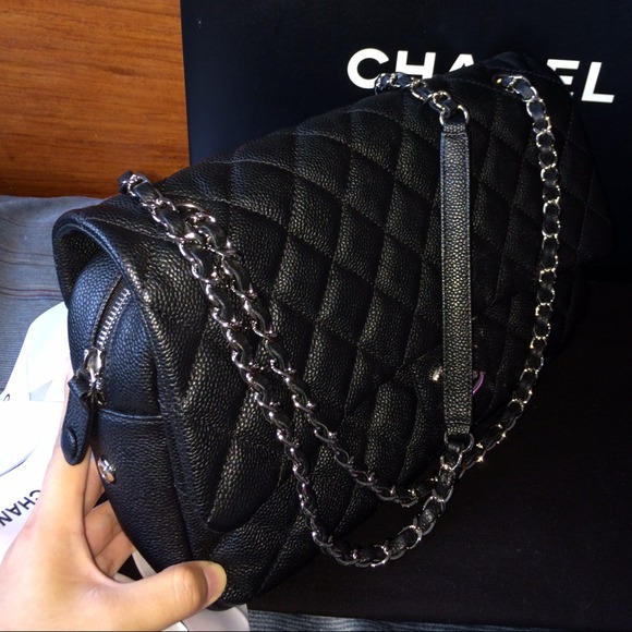 Sold locally-10000% authentic easy caviar Chanel - Picture 2 of 4