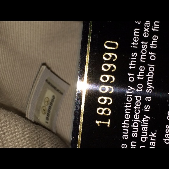 Sold locally-10000% authentic easy caviar Chanel - Picture 3 of 4