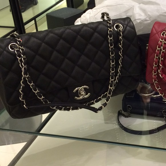 Sold locally-10000% authentic easy caviar Chanel - Picture 4 of 4
