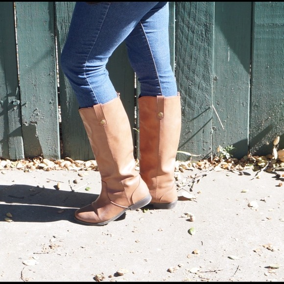 Shoes - Brown women's riding boots