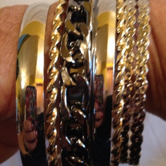Jewelry - New 7 pc. plus sized bangle bracelets set