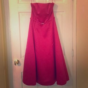 Bridesmaid Dress in color Watermelon