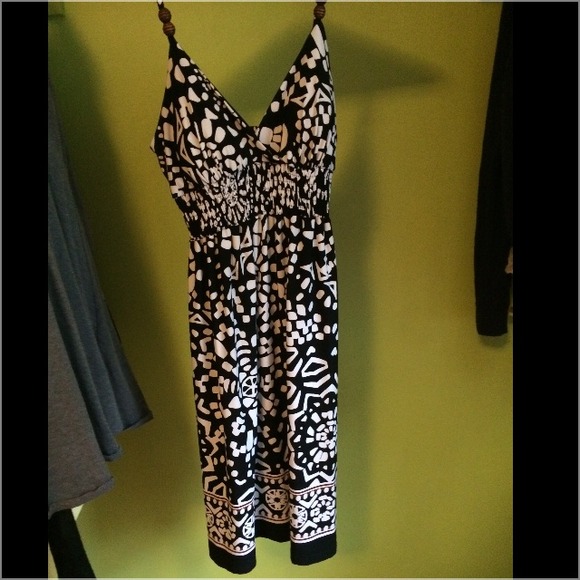 Black and white short dress!!
