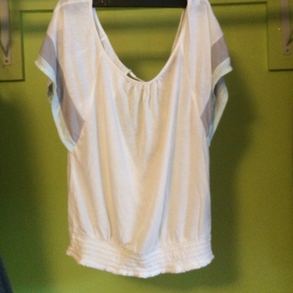 American eagle flowy shirt