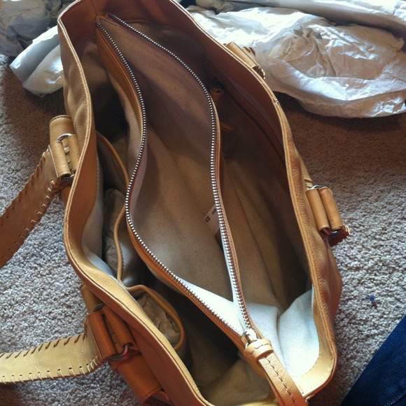 🎉HP🎉 Buttery leather MK bag - Picture 2 of 4