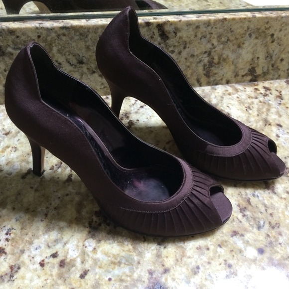 Nina satin heels